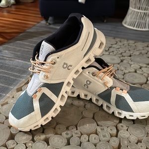 On Women's Cloud 5 Push Shoes size 8.5 US